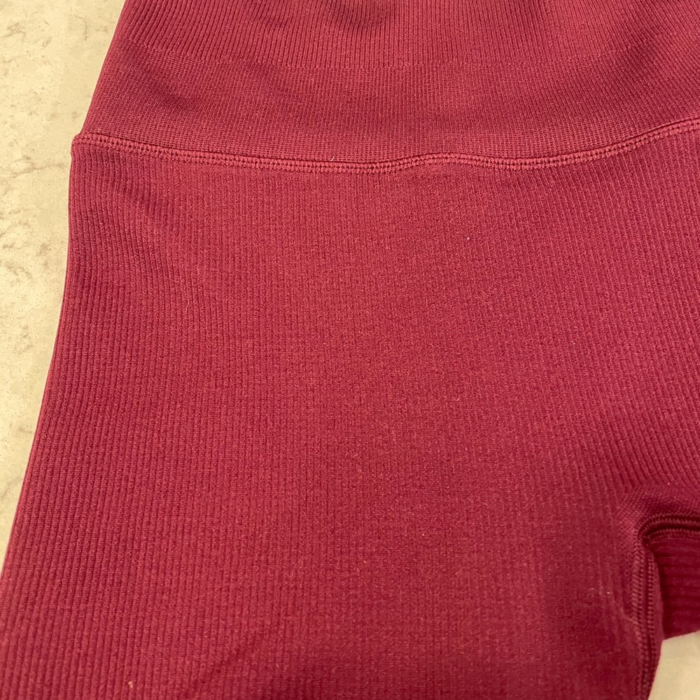 Victoria’s Secret Ribbed Seamless Maroon Legging - Picture 4 of 5